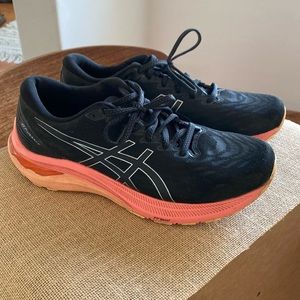 ASICS GT-2000 11 women’s size 10